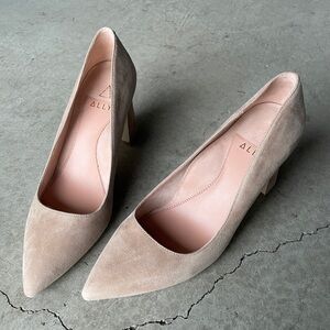 Ally Tenacious Tan Suede Block Heel Pump